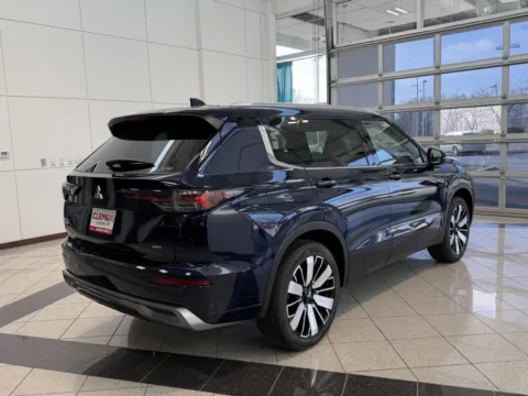 More photos of 2026 Mitsubishi Outlander SEL at Clemons Mitsubishi, NE