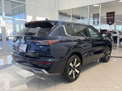 More photos of 2026 Mitsubishi Outlander SE at Clemons Mitsubishi, NE