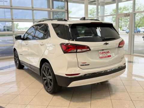 More photos of 2023 Chevrolet Equinox RS at Clemons Mitsubishi, NE
