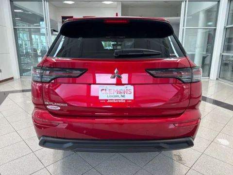 More photos of 2025 Mitsubishi Outlander ES at Clemons Mitsubishi, NE