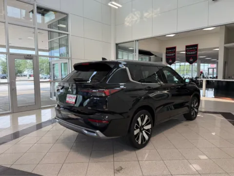 More photos of 2025 Mitsubishi Outlander SEL at Clemons Mitsubishi, NE