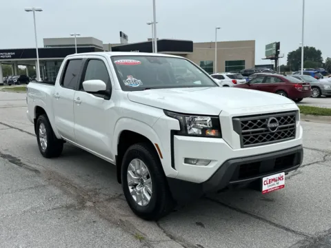 Photos of 2023 Nissan Frontier SV for sale in Lincoln, NE at Clemons Mitsubishi