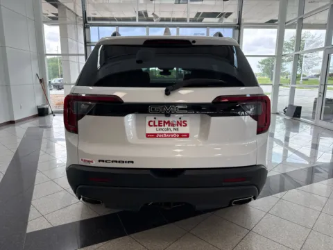 More photos of 2022 GMC Acadia SLT at Clemons Mitsubishi, NE