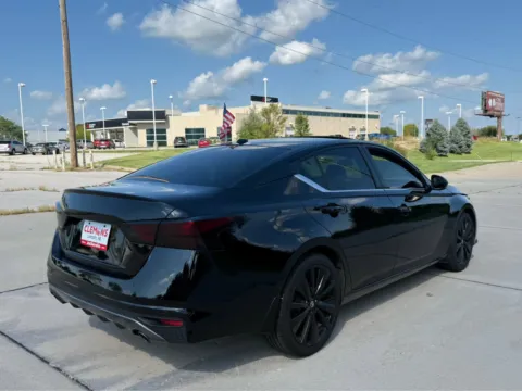 Another view of 2021 Nissan Altima 2.5 SR for sale in Lincoln, NE at Clemons Mitsubishi