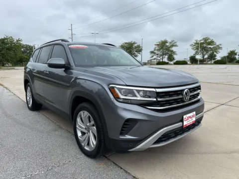 Another view of 2022 Volkswagen Atlas 3.6L V6 SE w/Technology for sale in Lincoln, NE at Clemons Mitsubishi