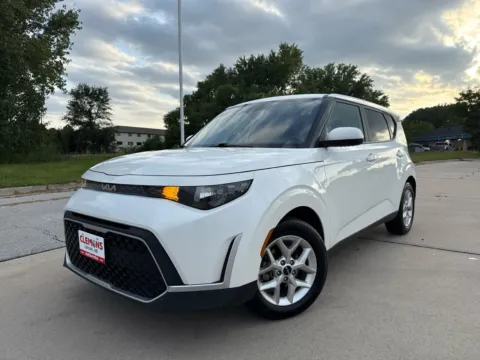 White 2023 Kia Soul LX for sale in Lincoln, NE