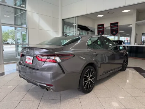 More photos of 2021 Toyota Camry SE at Clemons Mitsubishi, NE