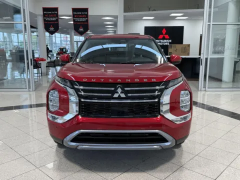 More photos of 2025 Mitsubishi Outlander SE at Clemons Mitsubishi, NE