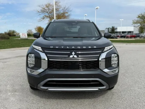 More photos of 2025 Mitsubishi Outlander SEL 2.5 S-AWC at Clemons Mitsubishi, NE