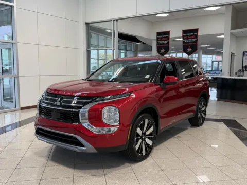 Red 2025 Mitsubishi Outlander SE for sale in Lincoln, NE