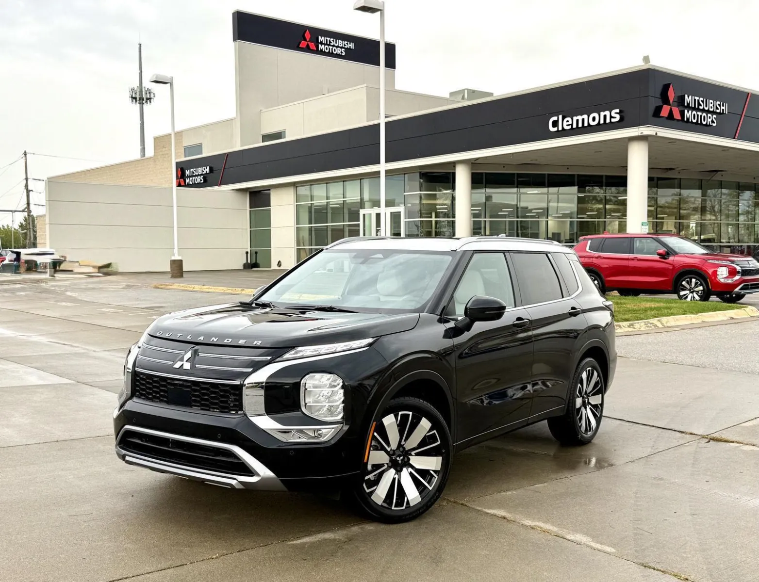Black 2025 Mitsubishi Outlander Platinum Edition for sale in Lincoln, NE