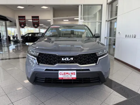 More photos of 2022 Kia Sorento LX at Clemons Mitsubishi, NE