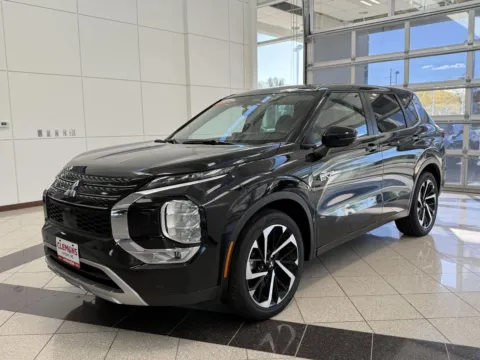 Black 2023 Mitsubishi Outlander PHEV SE for sale in Lincoln, NE