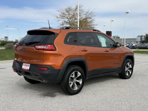 More photos of 2016 Jeep Cherokee Trailhawk at Clemons Mitsubishi, NE