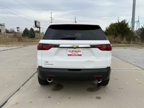 More photos of 2022 Chevrolet Traverse LS at Clemons Mitsubishi, NE