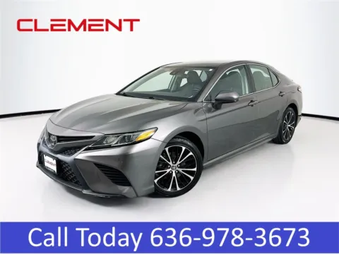 Gray 2020 Toyota Camry SE for sale in Wentzville, MO