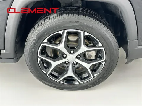 More photos of 2024 Jeep Compass Latitude at Clement Ford, MO