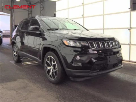 Photos of 2024 Jeep Compass Latitude for sale in Wentzville, MO at Clement Ford
