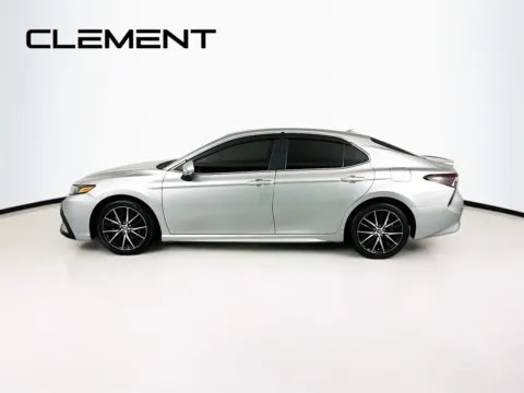 More photos of 2022 Toyota Camry SE at Clement Ford, MO