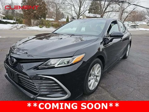 Black 2022 Toyota Camry LE for sale in Wentzville, MO