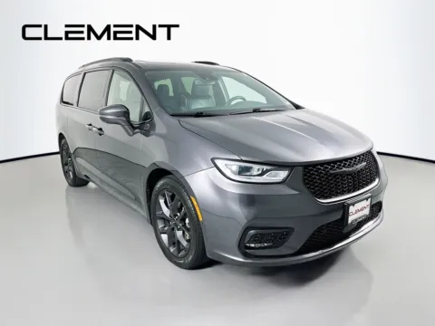 Another view of 2022 Chrysler Pacifica Limited for sale in Wentzville, MO at Clement Ford