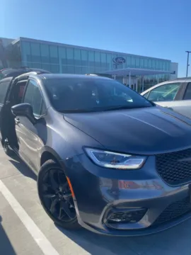 Photos of 2022 Chrysler Pacifica Limited for sale in Wentzville, MO at Clement Ford