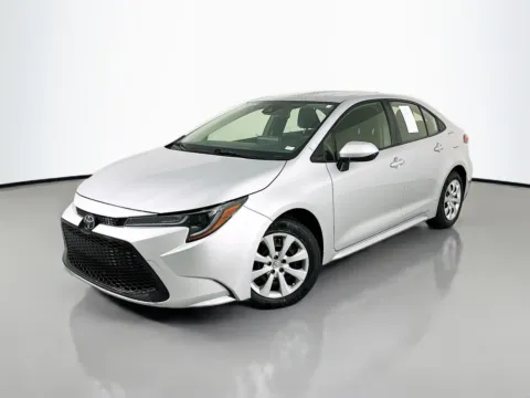 Silver 2020 Toyota Corolla LE for sale in Wentzville, MO