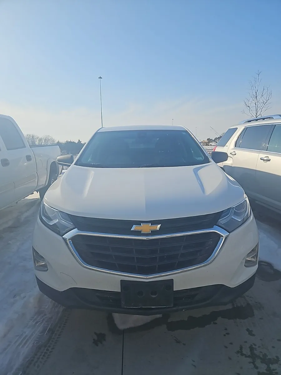White 2020 Chevrolet Equinox LS for sale in Wentzville, MO