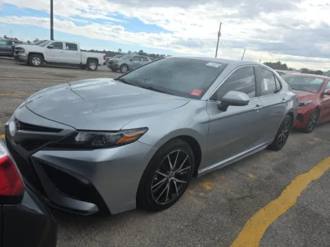 Silver 2021 Toyota Camry SE for sale in Wentzville, MO