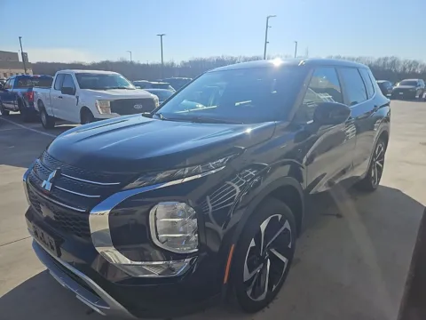 Another view of 2022 Mitsubishi Outlander for sale in Wentzville, MO at Clement Ford