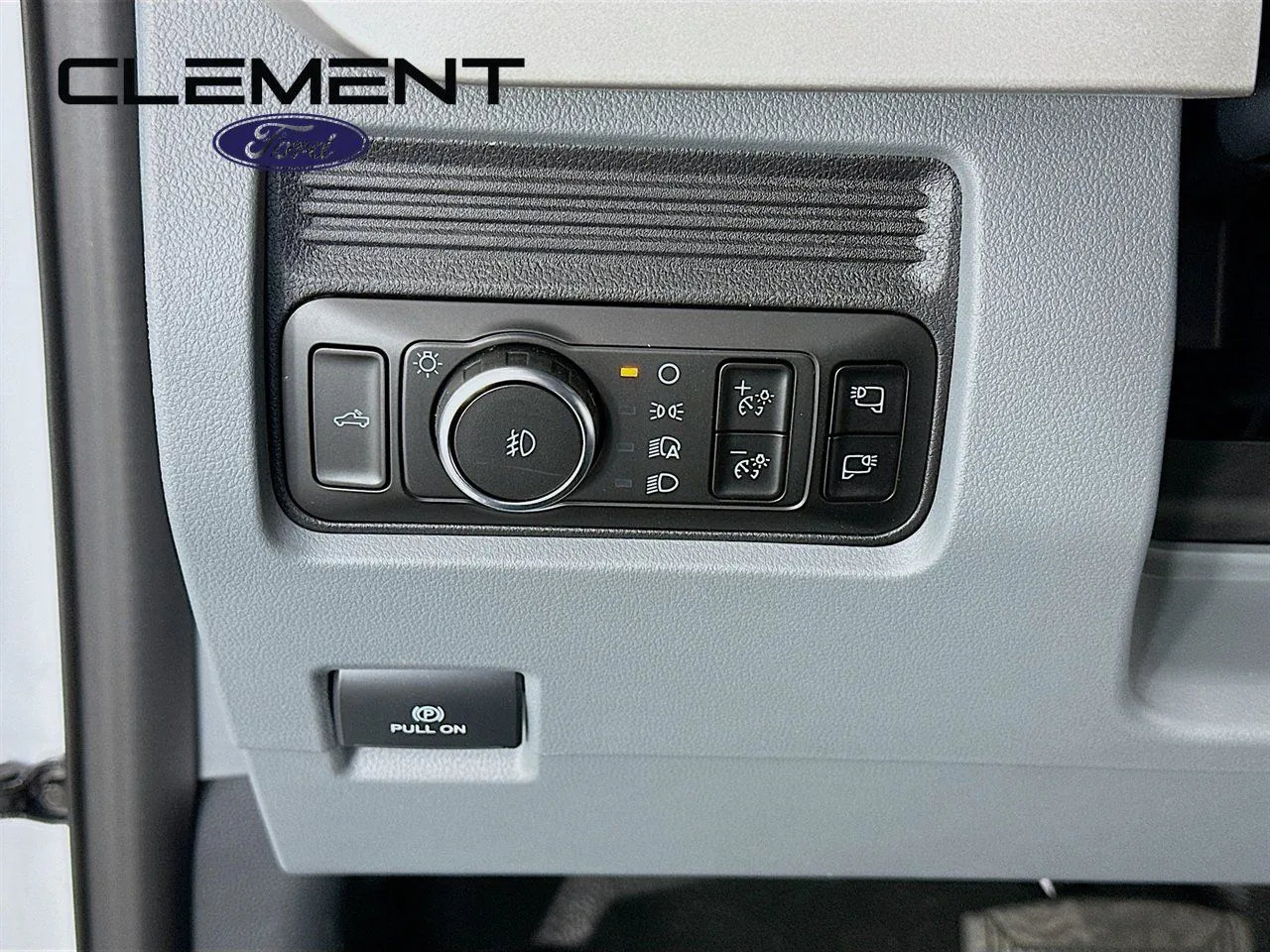 2026 Ford F-350 Super Duty XLT - Photo 13