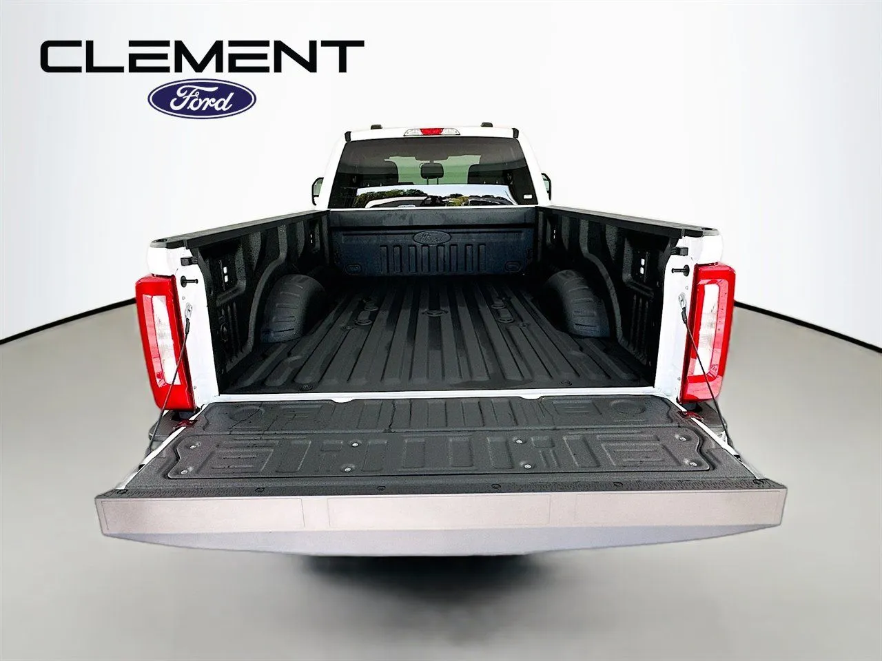 2026 Ford F-350 Super Duty XLT - Photo 10