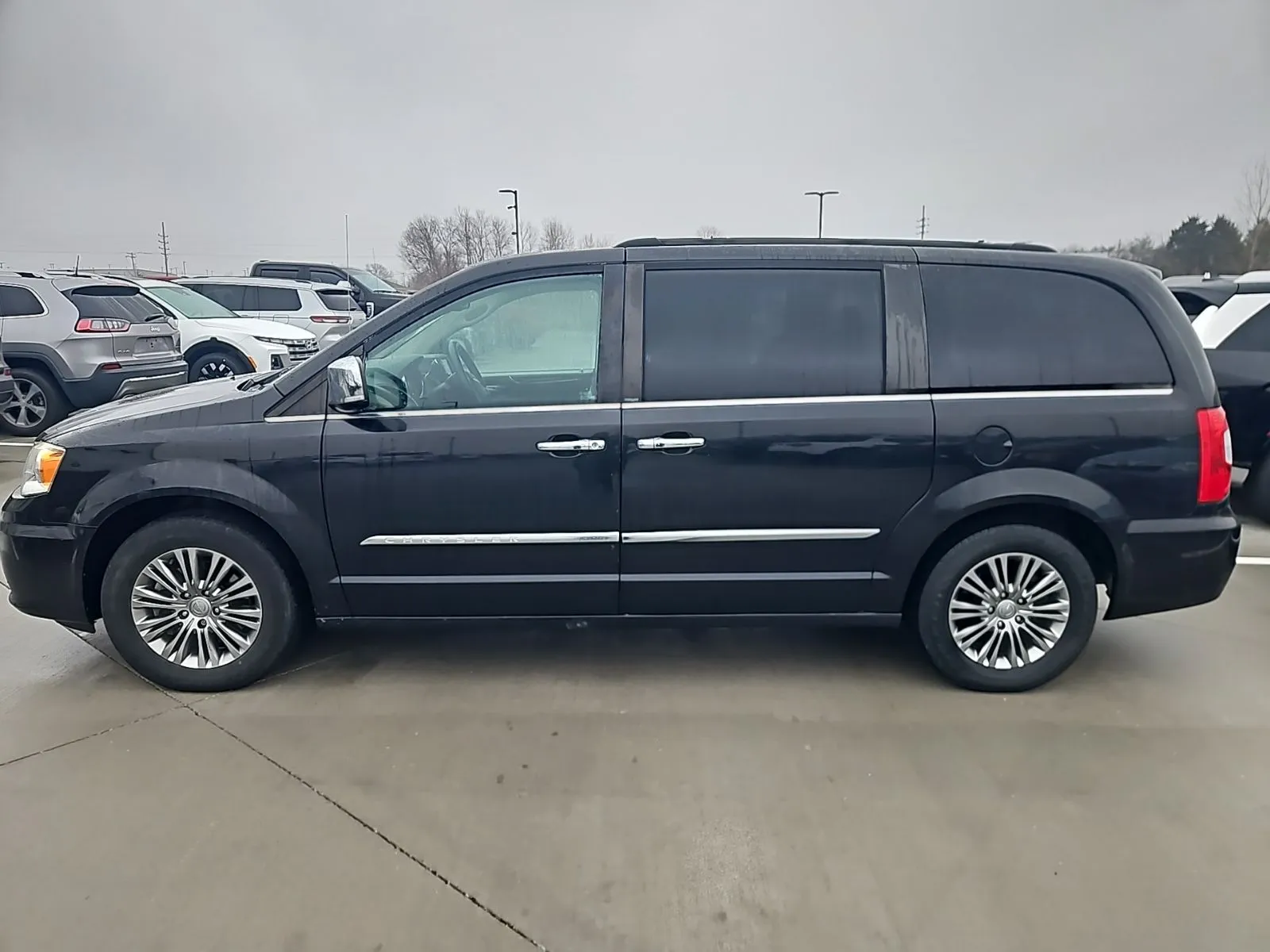 2014 Chrysler Town & Country Touring-L for sale in Wentzville, MO