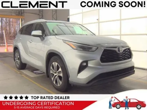 Photos of 2022 Toyota Highlander XLE for sale in Wentzville, MO at Clement Ford