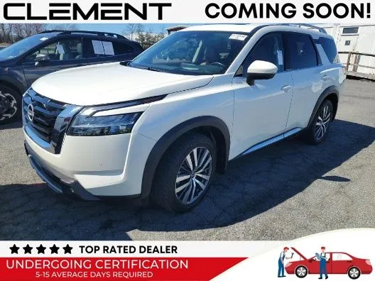 White 2022 Nissan Pathfinder Platinum for sale in Wentzville, MO