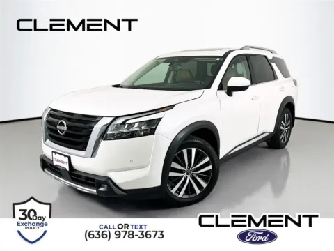 White 2022 Nissan Pathfinder Platinum for sale in Wentzville, MO