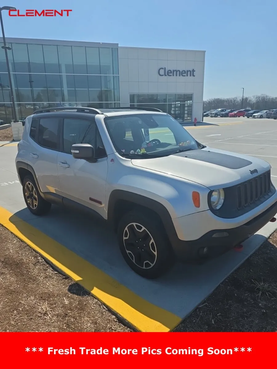 Silver 2017 Jeep Renegade Trailhawk for sale in Wentzville, MO