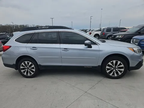 Silver 2017 Subaru Outback 3.6R for sale in Wentzville, MO