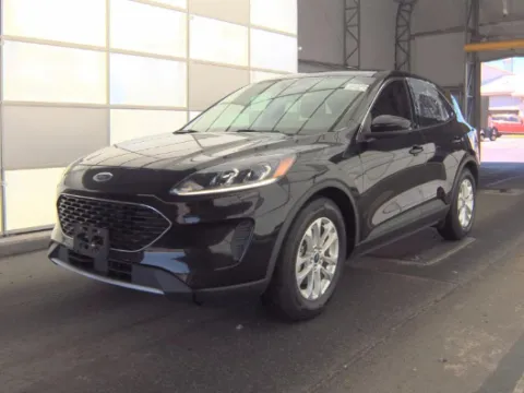 Black 2020 Ford Escape SE for sale in Wentzville, MO