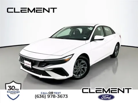 White 2024 Hyundai Elantra SEL for sale in Wentzville, MO