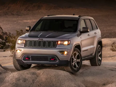 Red 2019 Jeep Grand Cherokee Trailhawk for sale in Wentzville, MO