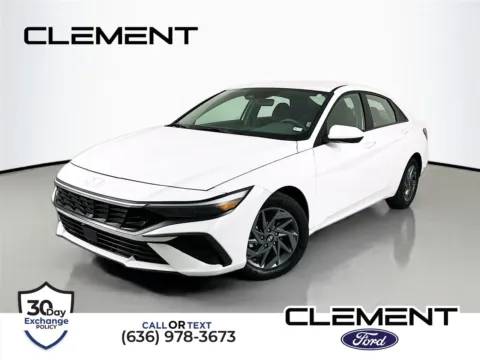 White 2024 Hyundai Elantra SEL for sale in Wentzville, MO
