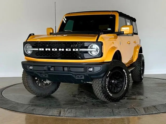 Blue 2021 Ford Bronco Outer Banks for sale in Wentzville, MO