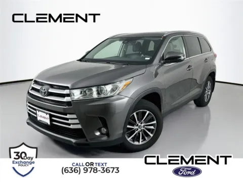 Gray 2019 Toyota Highlander XLE for sale in Wentzville, MO