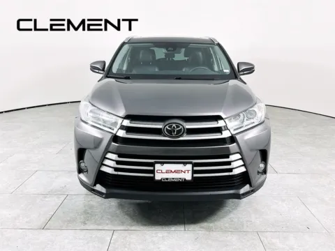 Another view of 2019 Toyota Highlander XLE for sale in Wentzville, MO at Clement Ford