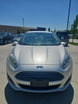 Silver 2016 Ford Fiesta SE for sale in Wentzville, MO