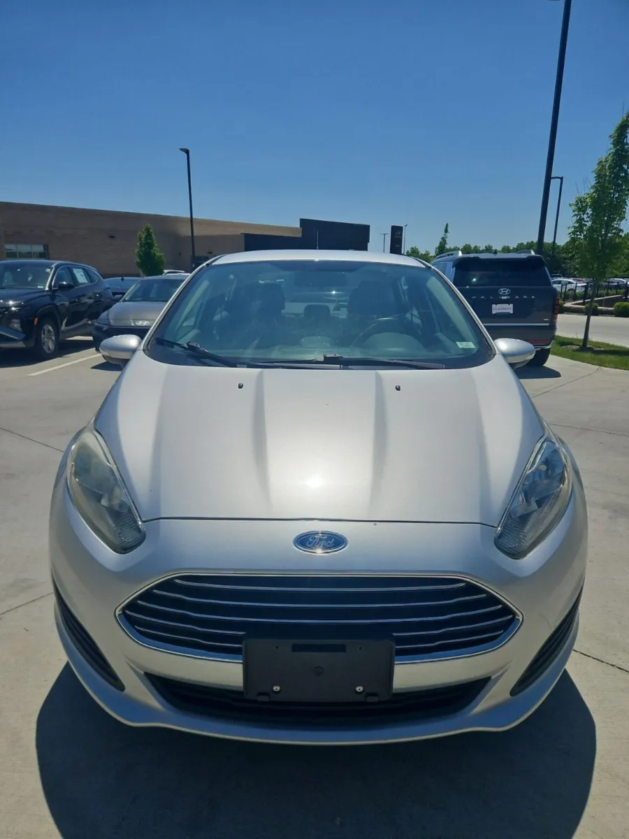 Silver 2016 Ford Fiesta SE for sale in Wentzville, MO