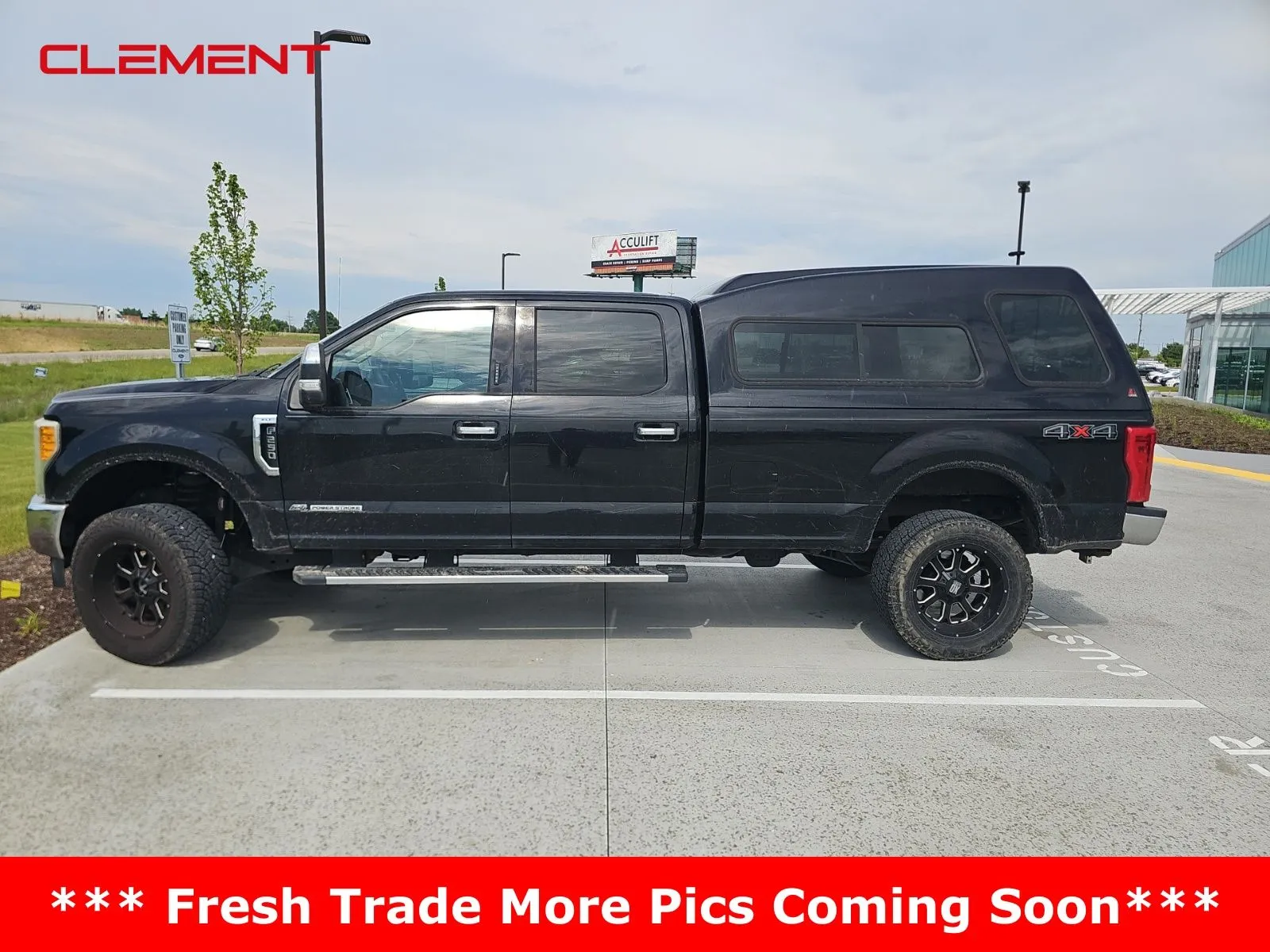 Black 2017 Ford F-250SD XLT for sale in Wentzville, MO