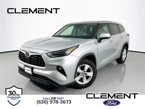 Silver 2024 Toyota Highlander LE for sale in Wentzville, MO
