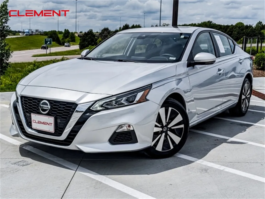 2021 Nissan Altima 2.5 SV for sale in Wentzville, MO